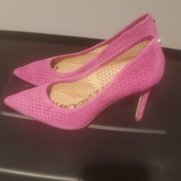 Pink suede heels - Picture 2 of 5